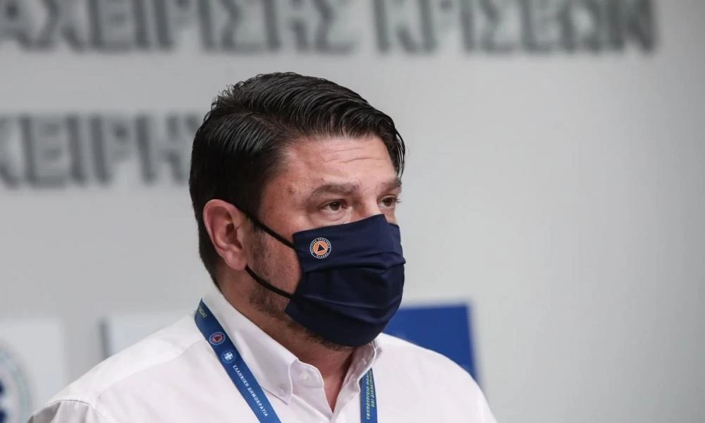 Τώρα- Νέα μέτρα ανακοινώνει ο Χαρδαλιάς μετά την αύξηση κρουσμάτων